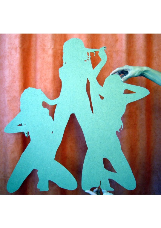 κορίτσα κομμένο σε ξύλο 