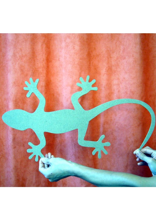 σαυρακι κομμένο σε ξύλο 